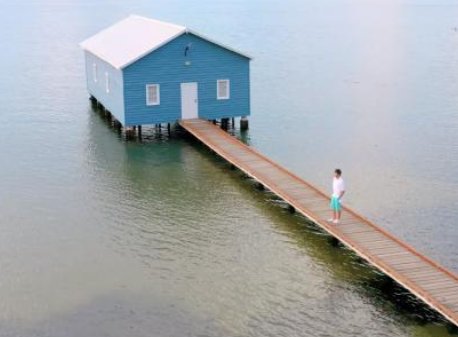 周杰伦《粉色海洋》MV上线头条,一经发出为何能直接上热搜?