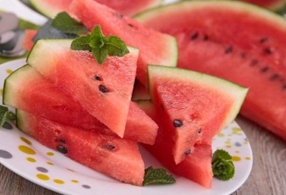 描写西瓜味道形状颜色的作文怎么写？