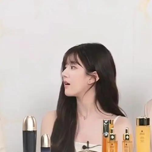 明星直播带货报价单释出，赵露思80万，她们赚钱有多容易？