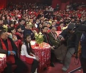 春晚魔术怎么穿帮了