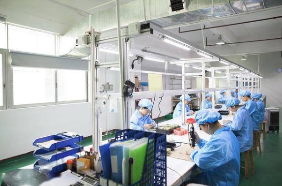 云南学生工厂实习请假三次遭拒后死亡，校方在此事中有无一定的责任？