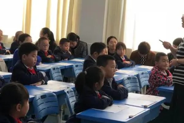 弹劾是什么意思