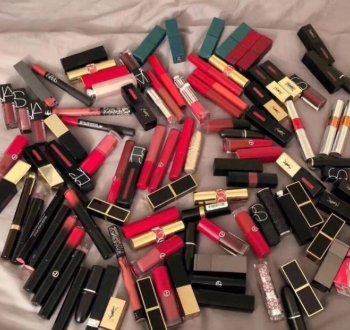 去年口红销量下滑近半,你认为造成该现象的原因是什么?