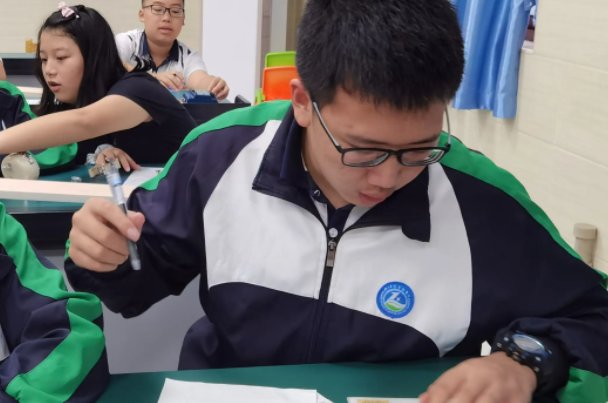 频率的单位是啥？