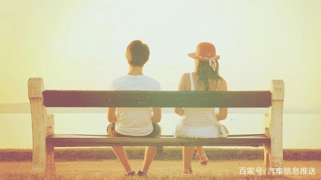 男孩喜欢一个女孩的表现是什么？