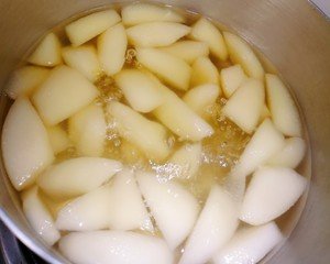 冰糖和雪梨能一起炖吗？