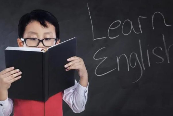 随着公交车一晃一晃一撞一下英文