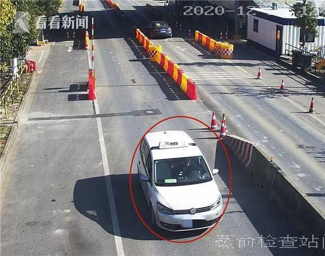 哈尔冰“大白”撬蛋糕店被指盗窃，警方对此做出了怎样的澄清