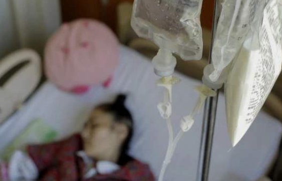 英国一女子对所有食物过敏是天生的还是后天造成的?