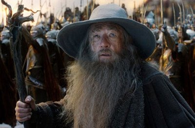 在《指环王》中,为何甘道夫把Frodo视为英雄?