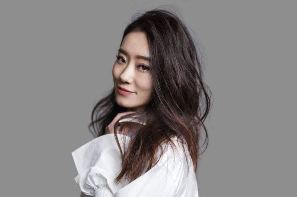 张小斐跟冯巩的关系