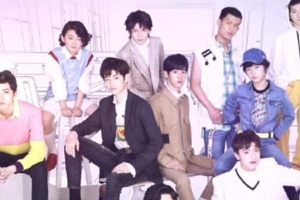 美少年学社的主持人是