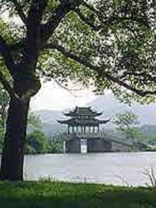 官不厌色的章节目录