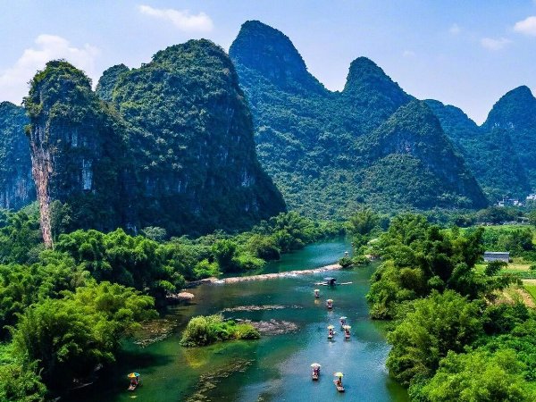 “桂林山水甲天下” 中的景点指的是
