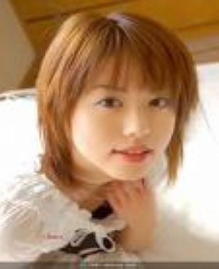 早坂瞳的人物简介