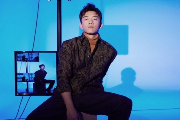 郑恺苗苗现身医院，下飞机直奔妇产科的她究竟怎么了？