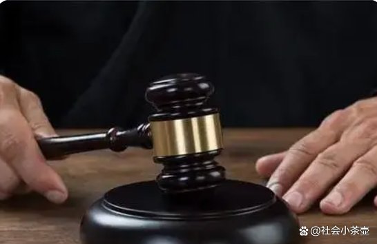 贵州一男子离婚后三年内多次性侵自己的八岁亲生女儿