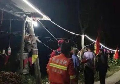 搜救员搜寻西安男童累到席地而睡，为何至今仍未找到？