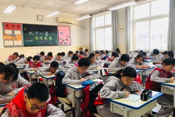 披造句子简单的