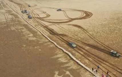 鄱阳湖枯水见底，明代石桥露“真容”！这座石桥有着怎样的历史背景？