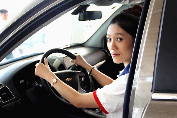 网络现“二手车推销媛”,到底是在推销车还是有什么违法勾当?