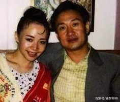 隐藏几十年，宋丹丹老公原来是他，怪不得看不起潘石屹盖得房子，为什么呢？