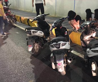 “惨烈撞击”湖南1男2女深夜飙车，现在在医院抢救，你怎么看？