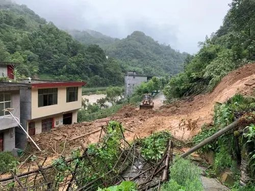 陕西镇巴发生大面积山体垮塌，造成人员伤亡了吗？