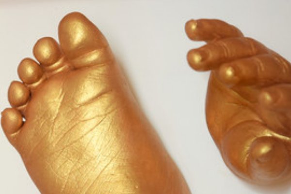 亲如手足是什么意思