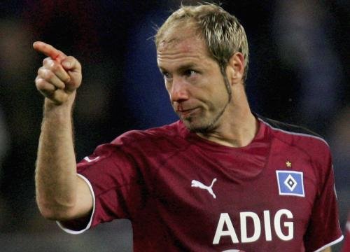 照片上的球星是谁？