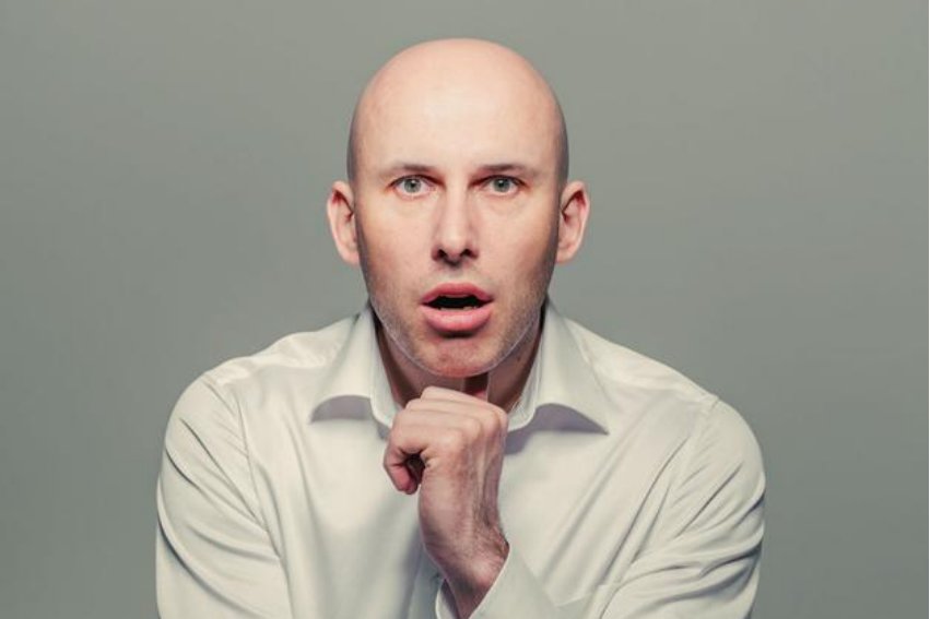 一看吓一跳打一成语