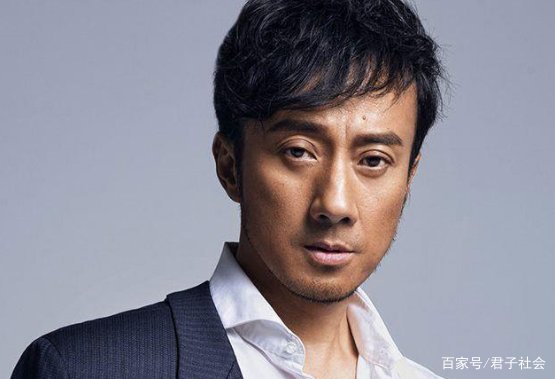 赵立新在电视剧《突围》中被换脸，这是什么原因导致的？