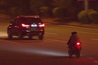 “惨烈撞击”湖南1男2女深夜飙车，现在在医院抢救，你怎么看？