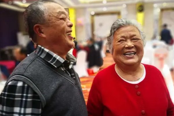 欢声笑语的意思解释