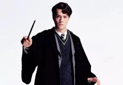 《哈利波特》伏地魔为什么要杀哈利波特?