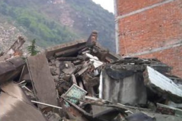 八级地震高层建筑是否容易倒塌