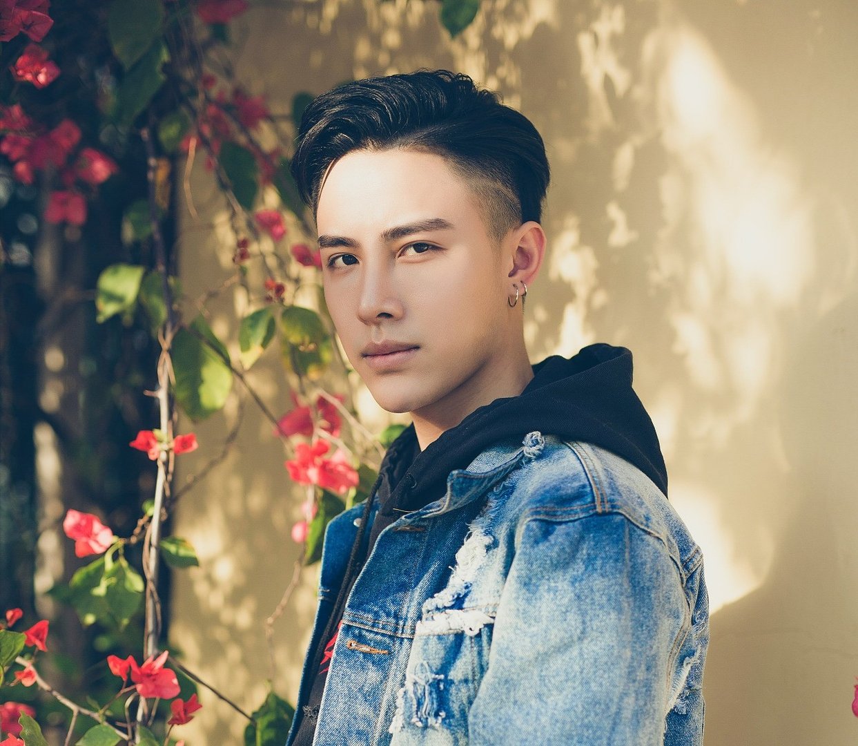 世界突然变得好安静是哪首歌的歌词？