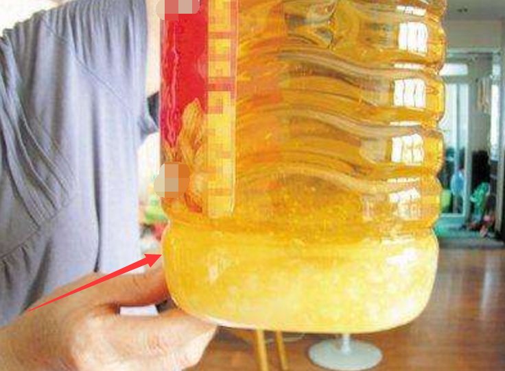 花生油受冷后为什么是白色而不是黄色