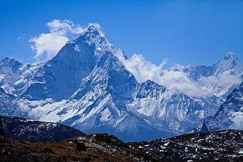 喜马拉雅山是由哪两个板块形成的