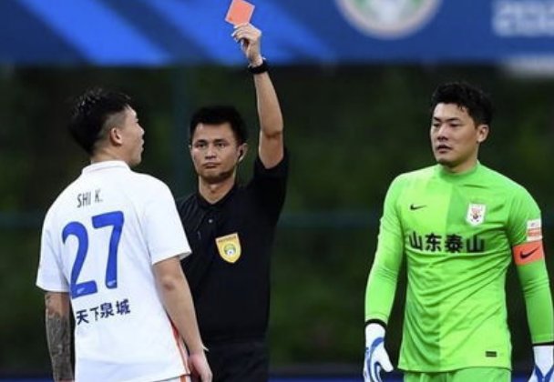 足球教练被红牌以后,会有哪些影响?
