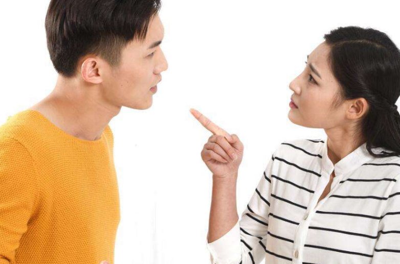 女朋友不听话，就能用父母的方式对待他，就能打他吗