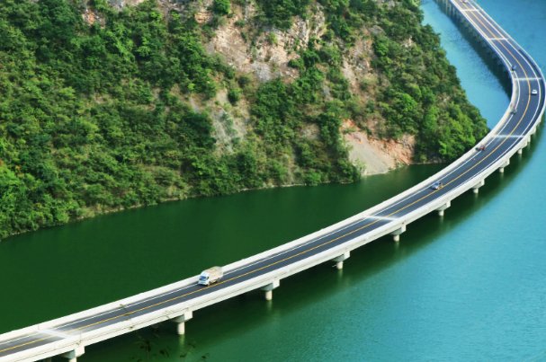 江西最美水上公路变草原公路，是什么原因导致的？