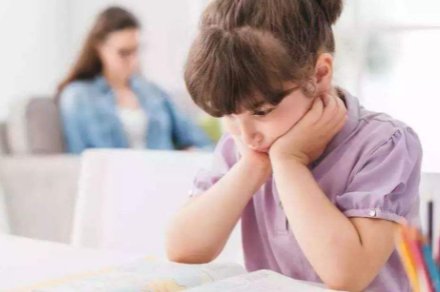 家庭教育中是否有必要要求孩子每周至少完成一次家务劳动？为什么？