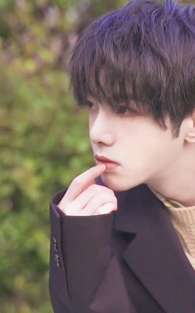 华晨宇被曝未婚生子后,粉丝集体脱粉,他的事业是否会受影响?