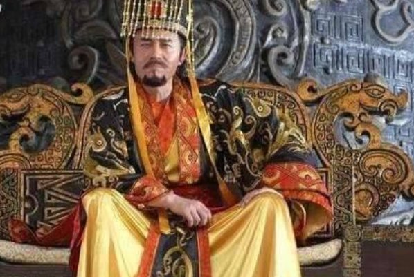 “谁发明的上班”此话题被网友热议，这和秦始皇有什么关系？