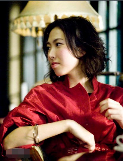 求蔡健雅的一首歌，歌词大概是，我不知有多么快乐，非试不可，就像是漂浮在在外太空一类的，很好听