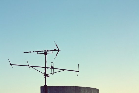 天线增益dbi越大越好吗？