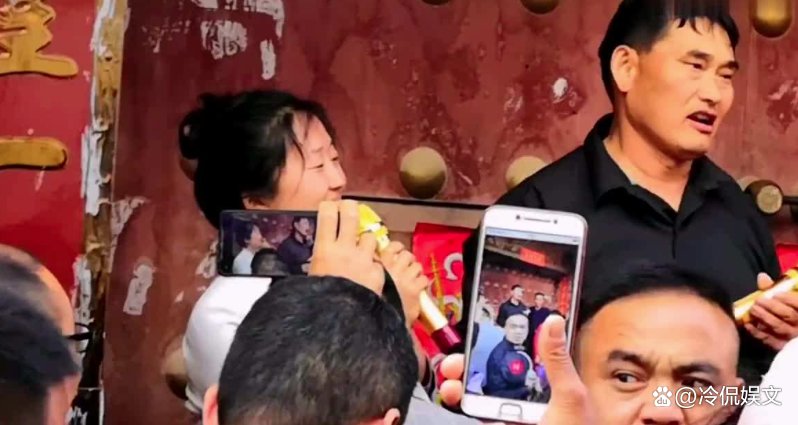 大衣哥朱之文为什么对儿子的态度前后判若两人？网友：错怪亚男了，咋回事？