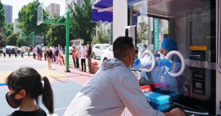 起底郑州“丁义珍式”采样亭:每小时少采50人,采样亭的设计是否合理?