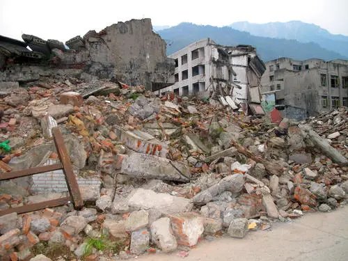 青海1小时内5次地震，这五次地震之间是否有关联？